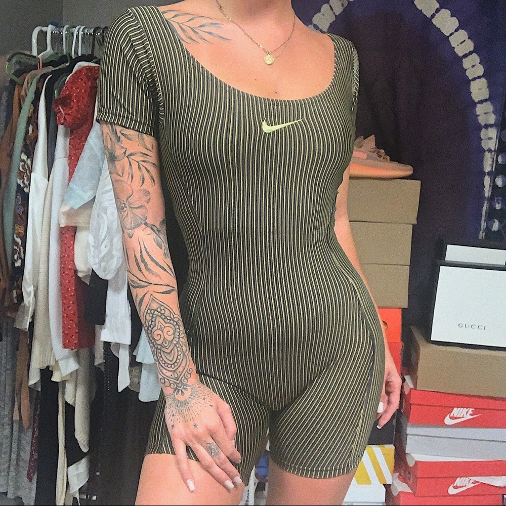 VINTAGE NIKE ROMPER